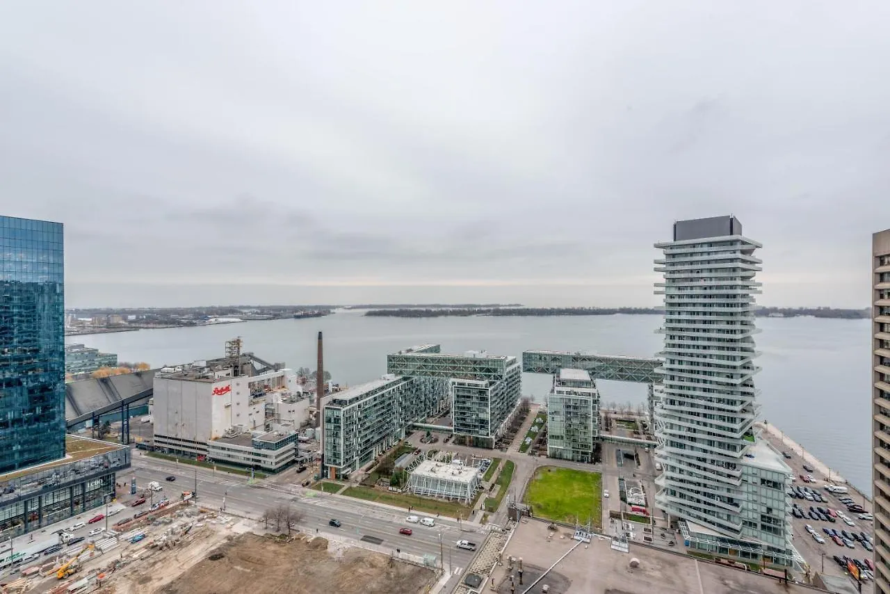 Pristine 1Br + Den -Harbour Front Toronto Downtown - Apartment