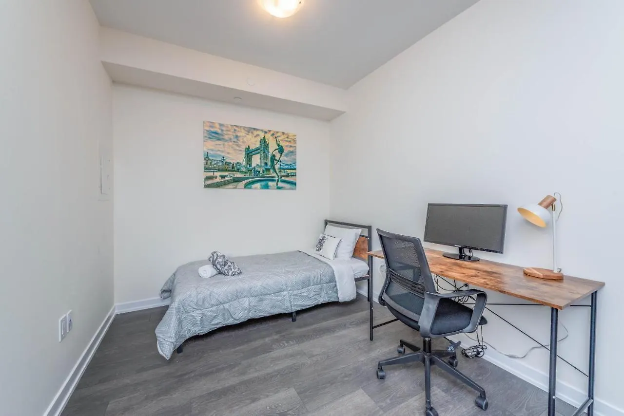 Pristine 1Br + Den -Harbour Front Toronto Downtown - Apartment