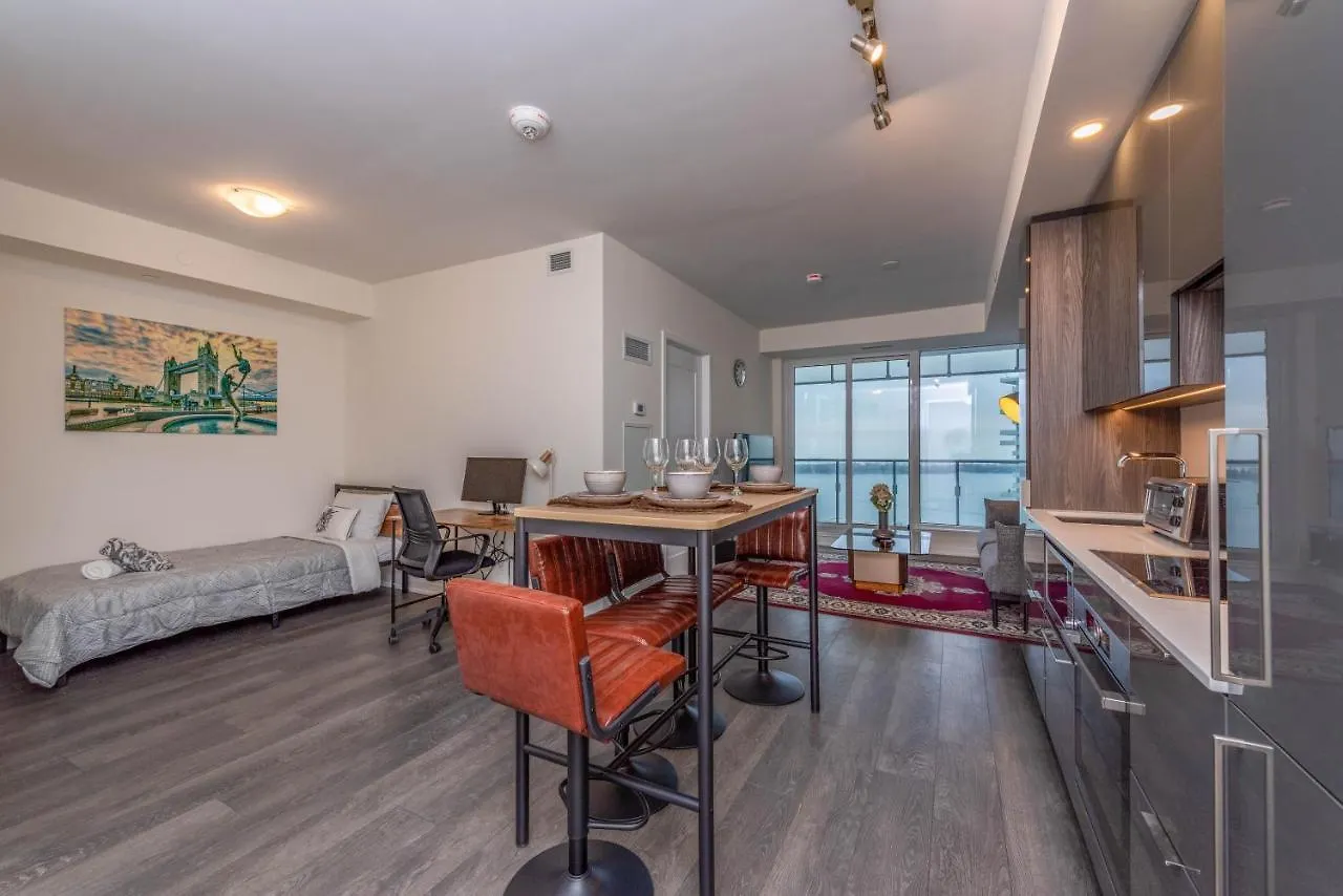 Pristine 1Br + Den -Harbour Front Toronto Downtown - Apartment